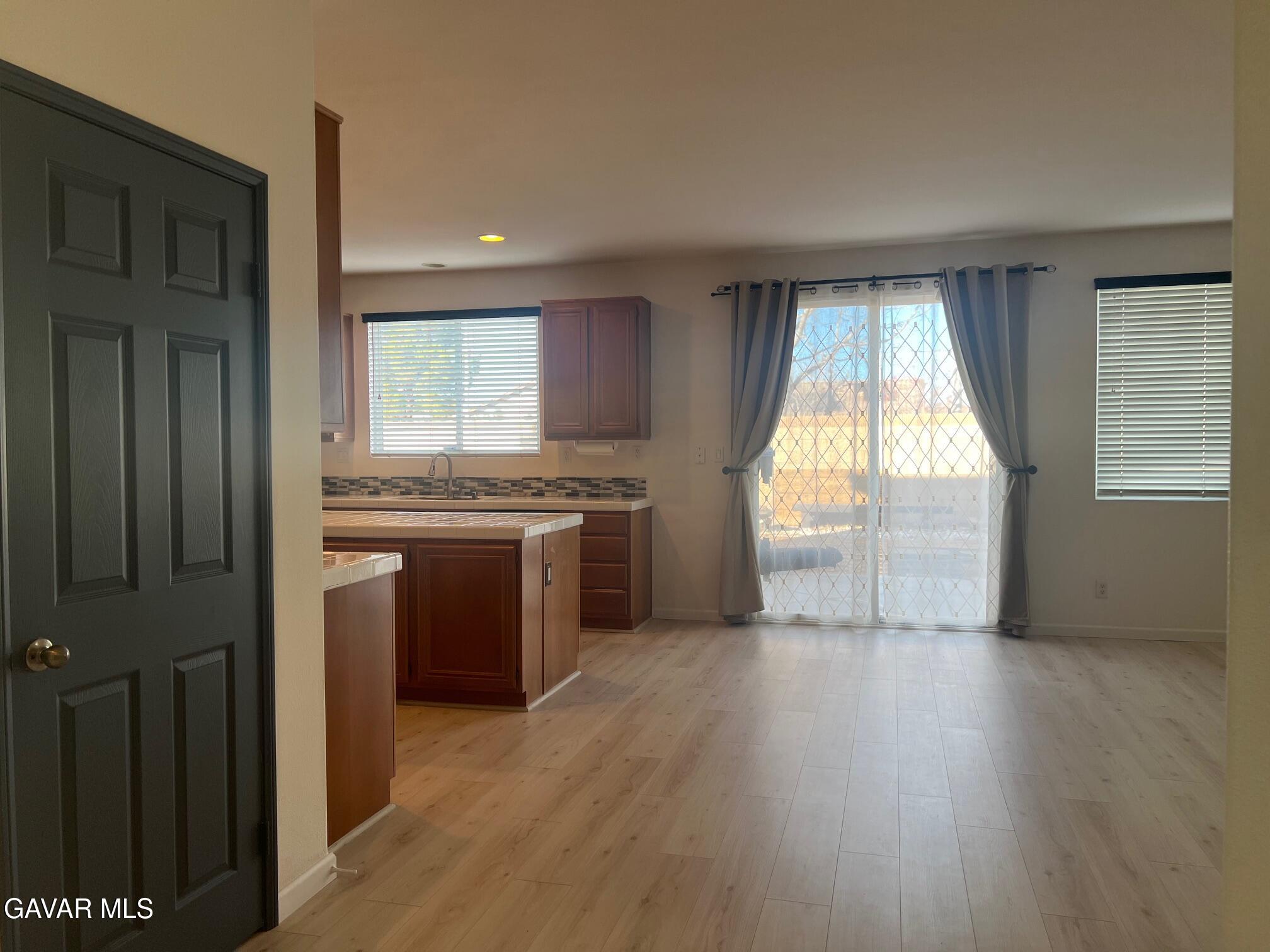 4111 Vahan Court Lancaster, CA 93536 - Photo 11 of 32 11