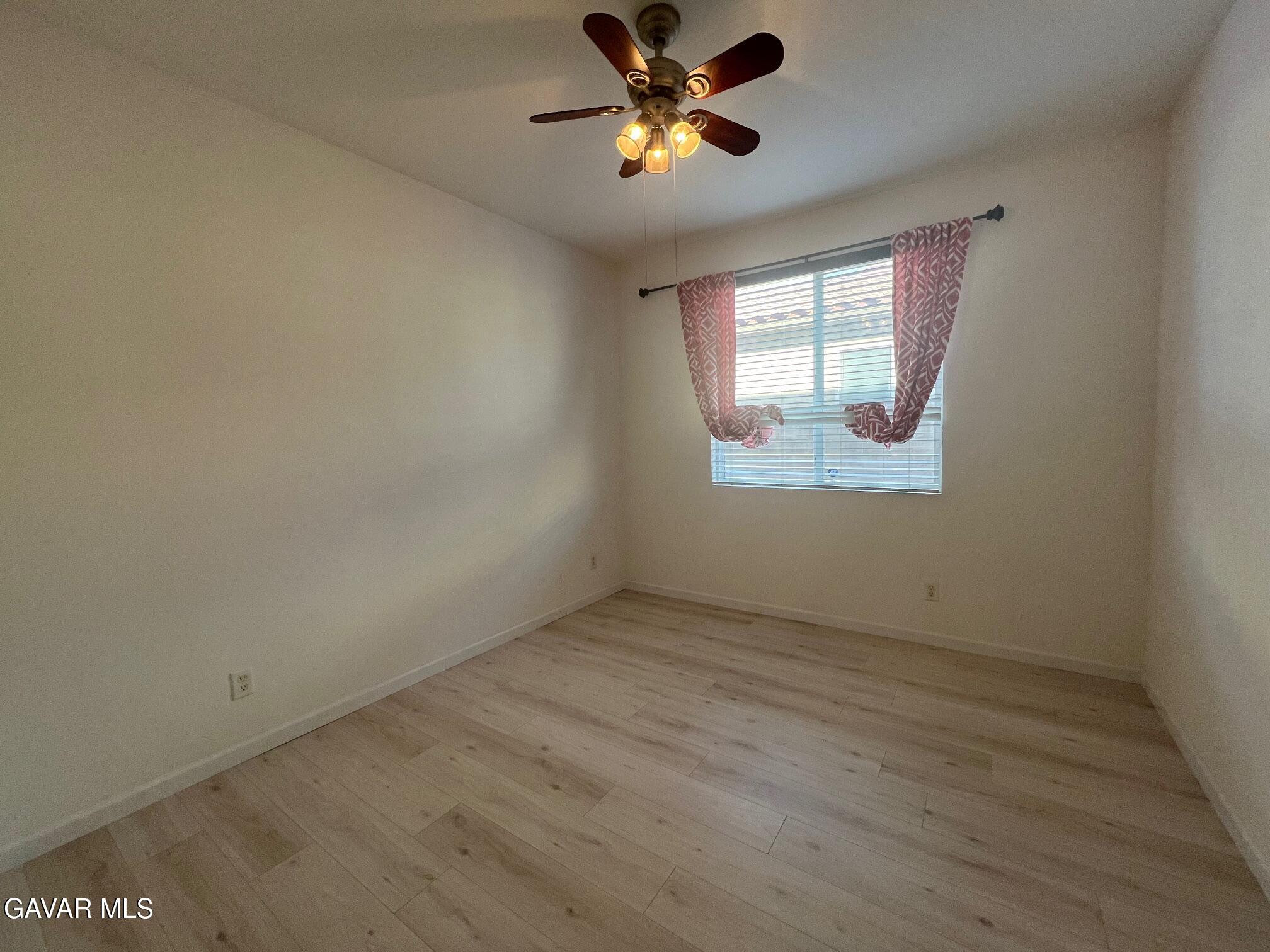 4111 Vahan Court Lancaster, CA 93536 - Photo 8 of 32 8