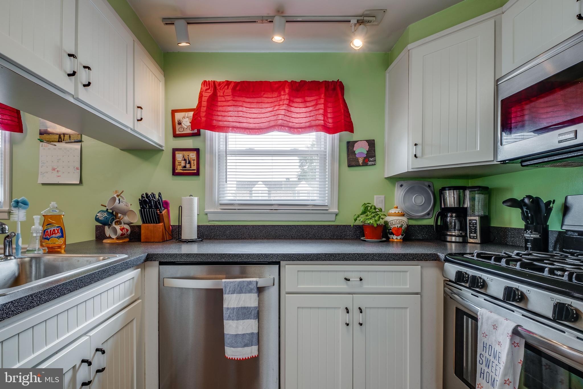 8510 Bridle Road Philadelphia, PA 19111 - Photo 13 of 43 Gallery Image 13