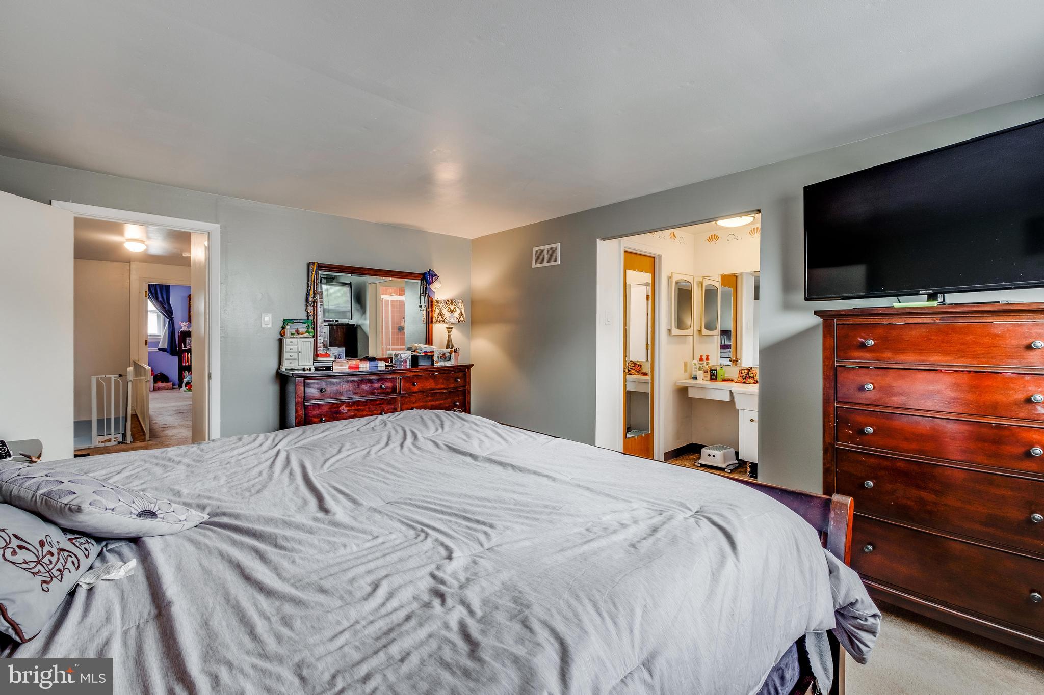 8510 Bridle Road Philadelphia, PA 19111 - Photo 33 of 43 Gallery Image 33