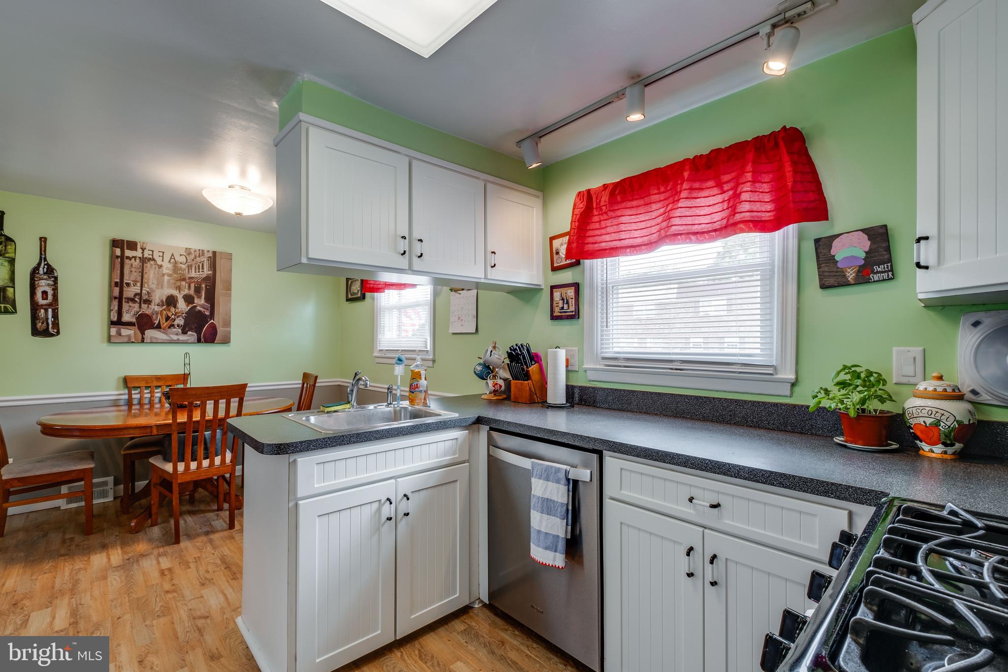 8510 Bridle Road Philadelphia, PA 19111 - Photo 9 of 43 Gallery Image 9