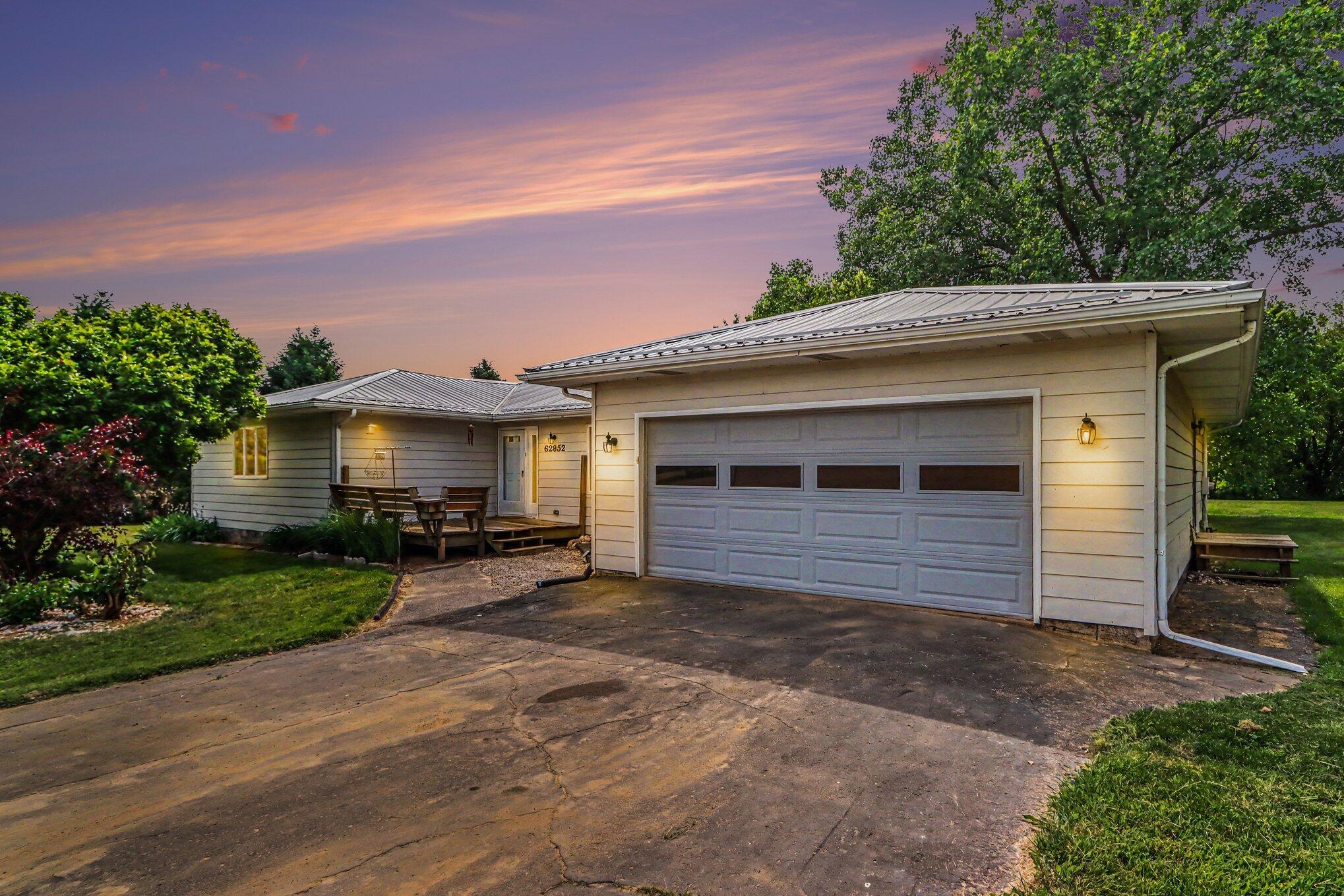 62852 Territorial Road Lawrence, MI 49064 - Photo 1 of 32 001_file_3384