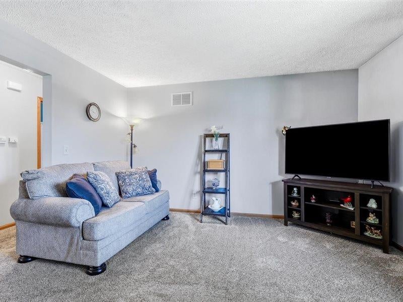 9800-9801 Cedar Street Bernard, IA 52032 - Photo 7 of 52 Gallery Image 7