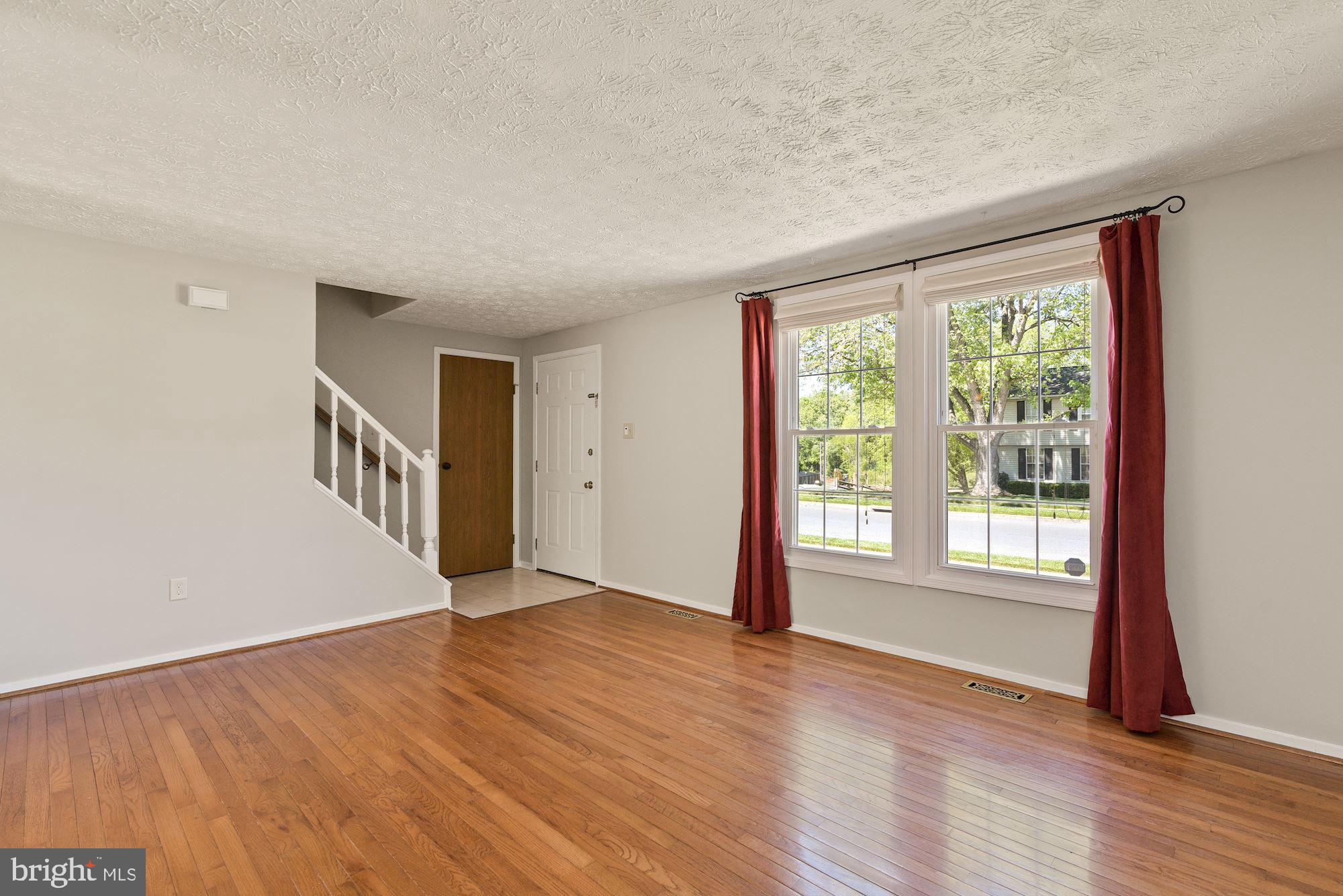 105 Contour Road Mount Airy, MD 21771 - Photo 4 of 21 Gallery Image 4
