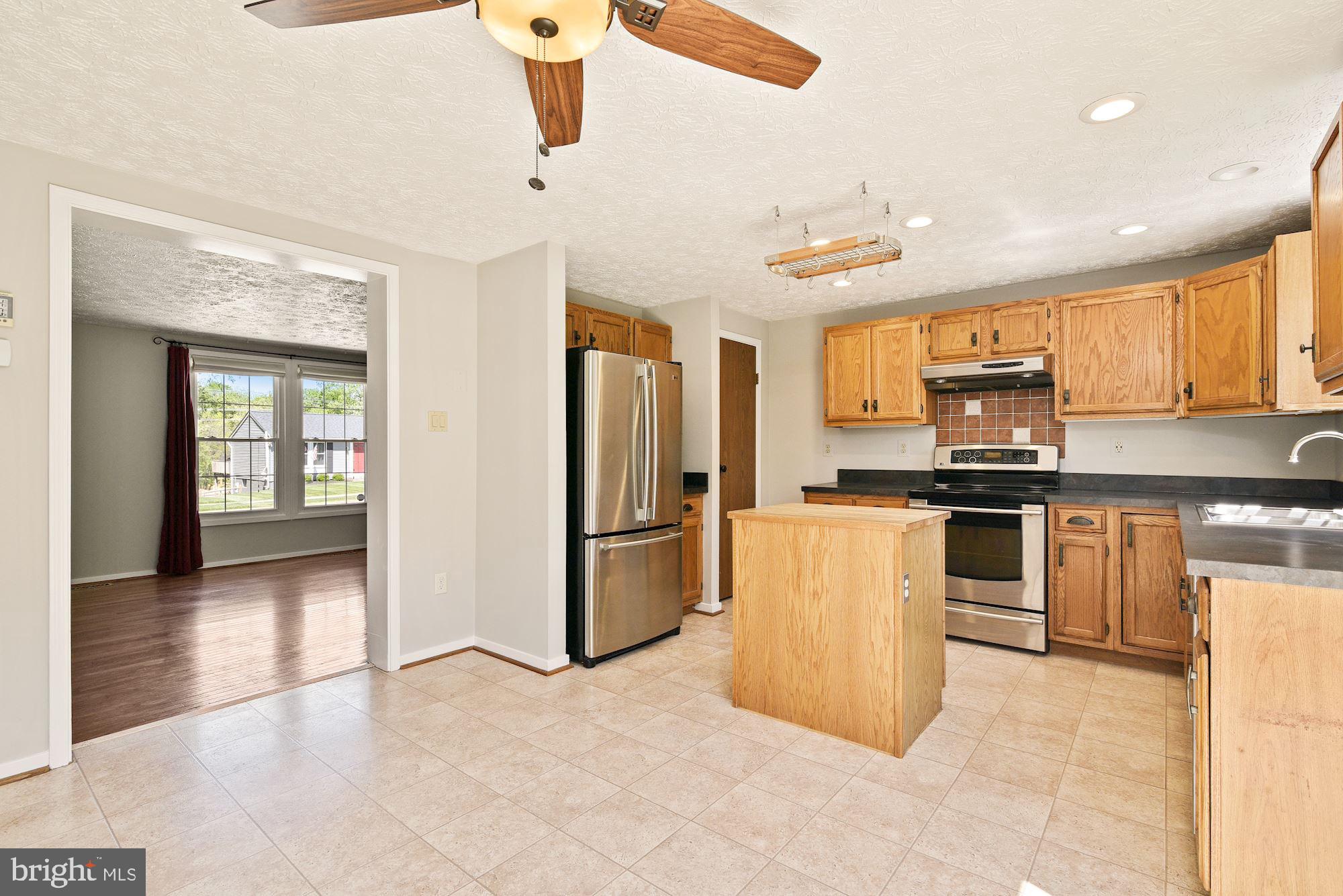 105 Contour Road Mount Airy, MD 21771 - Photo 8 of 21 Gallery Image 8