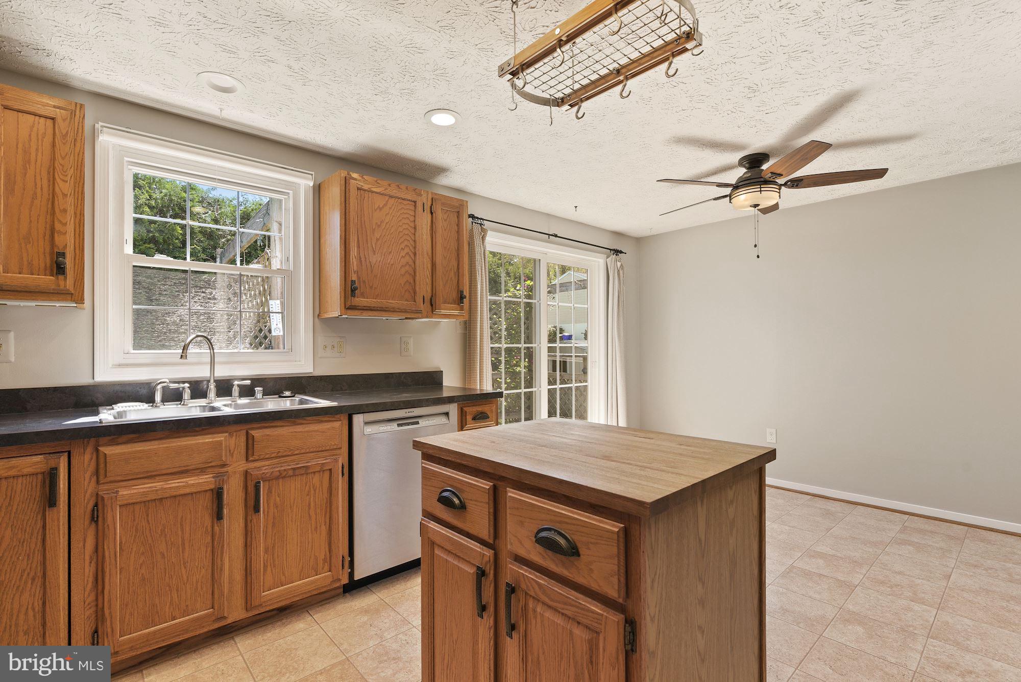 105 Contour Road Mount Airy, MD 21771 - Photo 9 of 21 Gallery Image 9