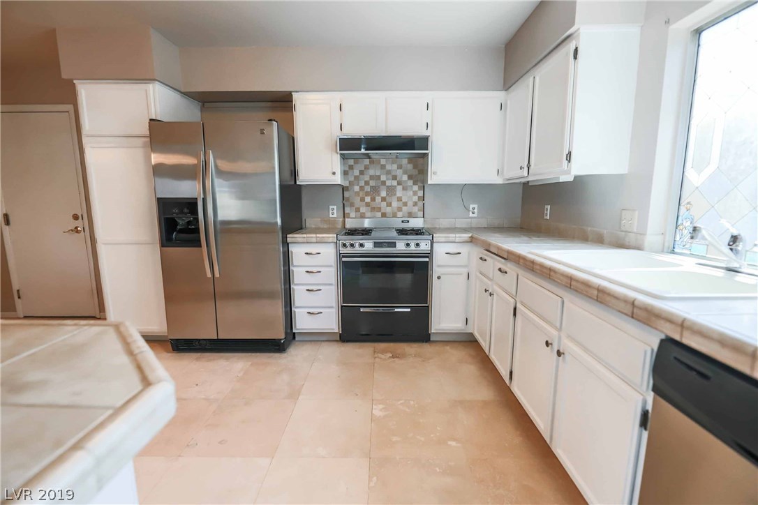 472 Crestway Road Henderson, NV 89015 - Photo 15 of 32 Gallery Image 15
