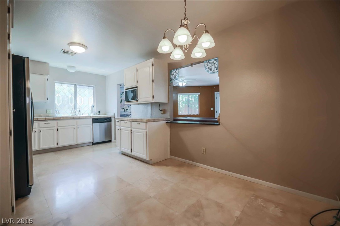 472 Crestway Road Henderson, NV 89015 - Photo 17 of 32 Gallery Image 17