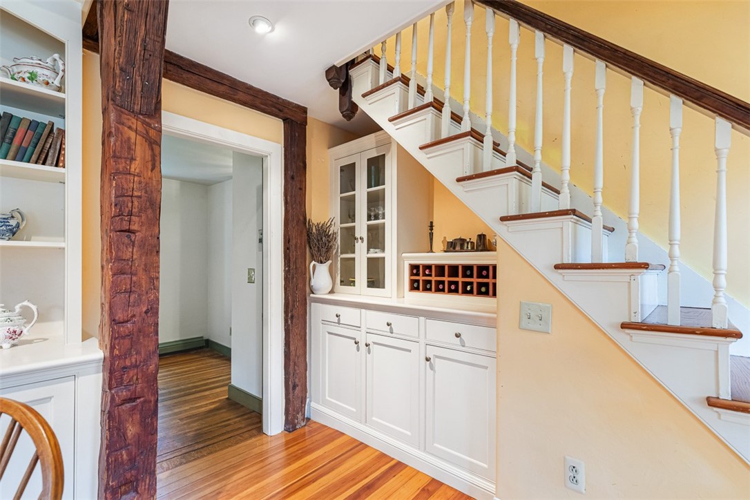462 Ledge Road Seekonk, MA 02771 - Photo 8 of 49 Custom built-ins