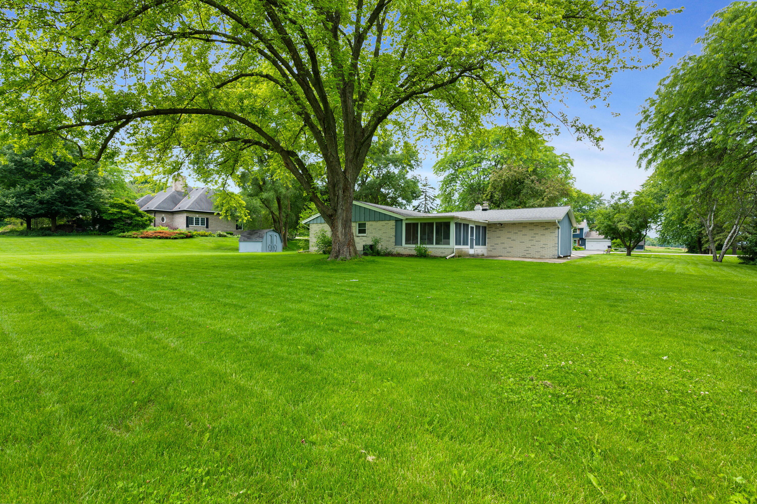 11762 North Ridgeway Avenue Mequon, WI 53097 - Photo 24 of 24 53_ElizabethKrier_DSC5940