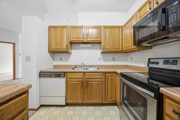 $132,000 | 3317 15th Avenue South, Unit B, Fargo, ND 58103