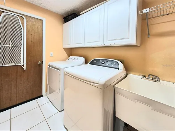 $3,000 | 3103 Cocos Road, Tampa, FL 33618