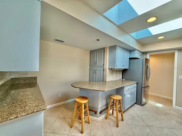 $3,000 | 3103 Cocos Road, Tampa, FL 33618