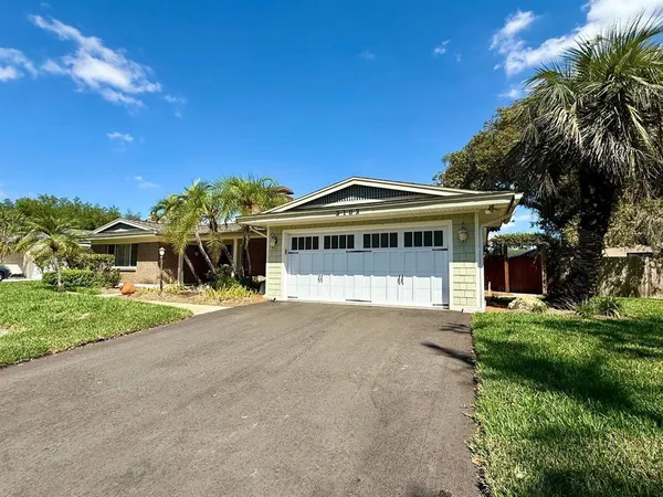 $3,000 | 3103 Cocos Road, Tampa, FL 33618