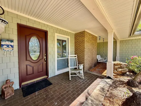 $3,000 | 3103 Cocos Road, Tampa, FL 33618