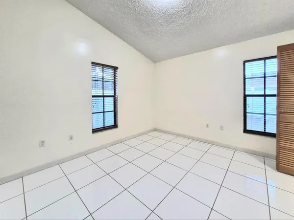 $3,000 | 3103 Cocos Road, Tampa, FL 33618