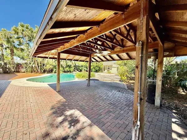 $3,000 | 3103 Cocos Road, Tampa, FL 33618