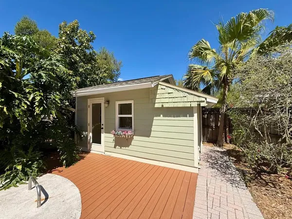 $3,000 | 3103 Cocos Road, Tampa, FL 33618