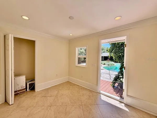 $3,000 | 3103 Cocos Road, Tampa, FL 33618