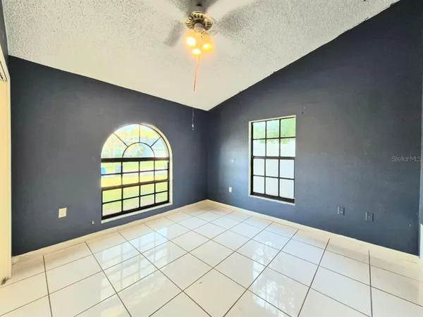 $3,000 | 3103 Cocos Road, Tampa, FL 33618