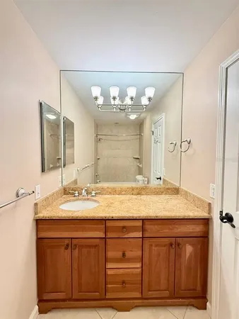 $3,000 | 3103 Cocos Road, Tampa, FL 33618