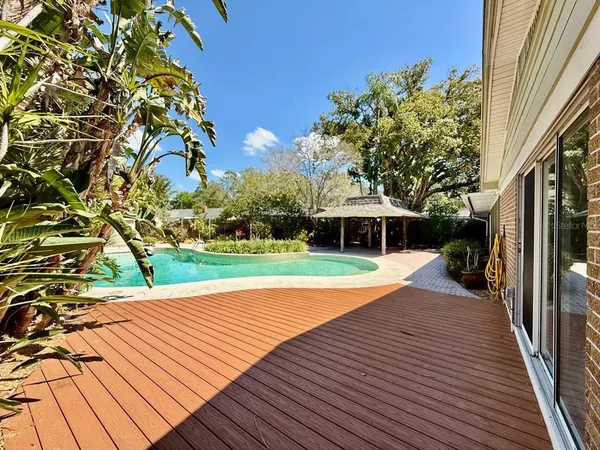 $3,000 | 3103 Cocos Road, Tampa, FL 33618