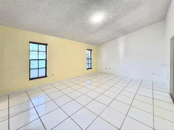 $3,000 | 3103 Cocos Road, Tampa, FL 33618