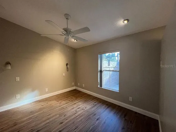 $1,275 | 270 East Lake Avenue, Longwood, FL 32750