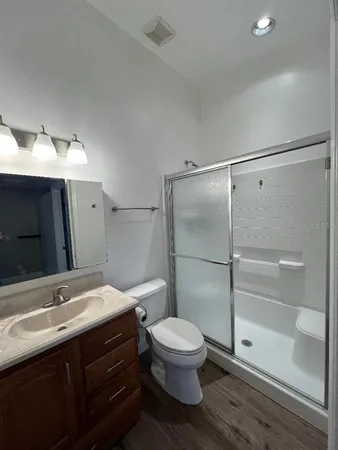 $1,275 | 270 East Lake Avenue, Longwood, FL 32750