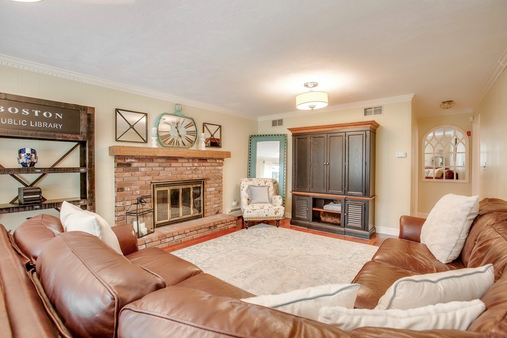 100 Red Gate Lane Reading, MA 01867 - Photo 11 of 29 Gallery Image 11