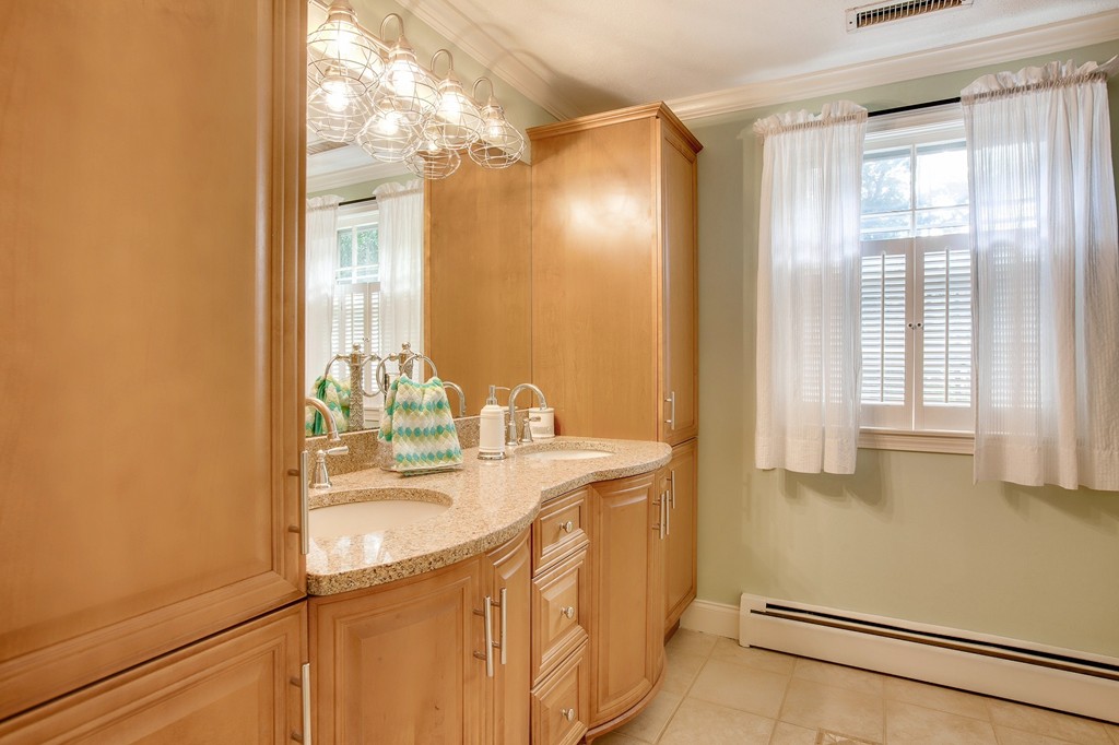 100 Red Gate Lane Reading, MA 01867 - Photo 23 of 29 Gallery Image 23