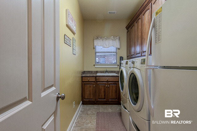 24345 Saxson Court Daphne, AL 36526 - Photo 30 of 39 Laundry Room