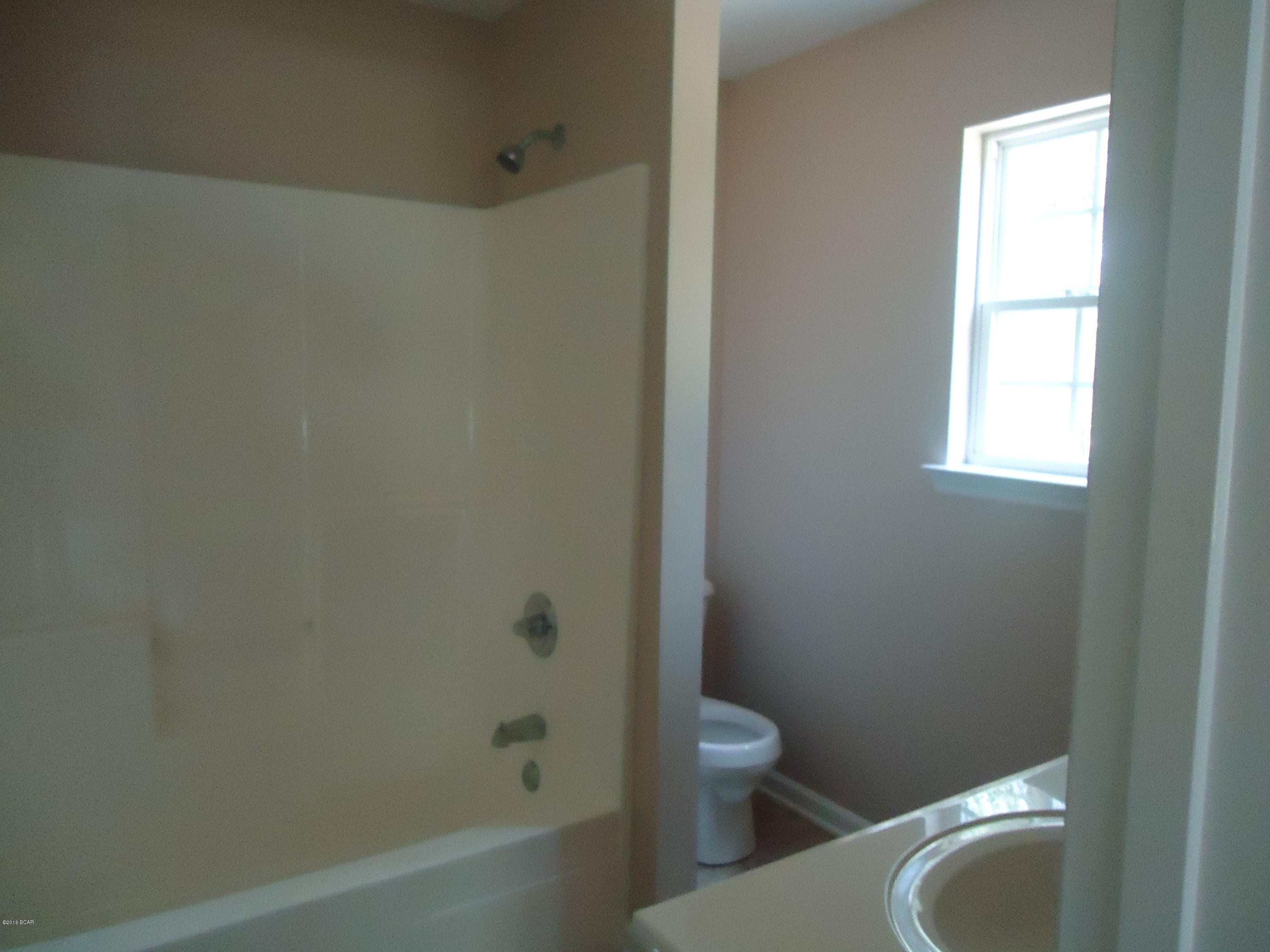 6587 Grande Oak Grand Ridge Grand Ridge, FL 32442 - Photo 12 of 28 Gallery Image 12