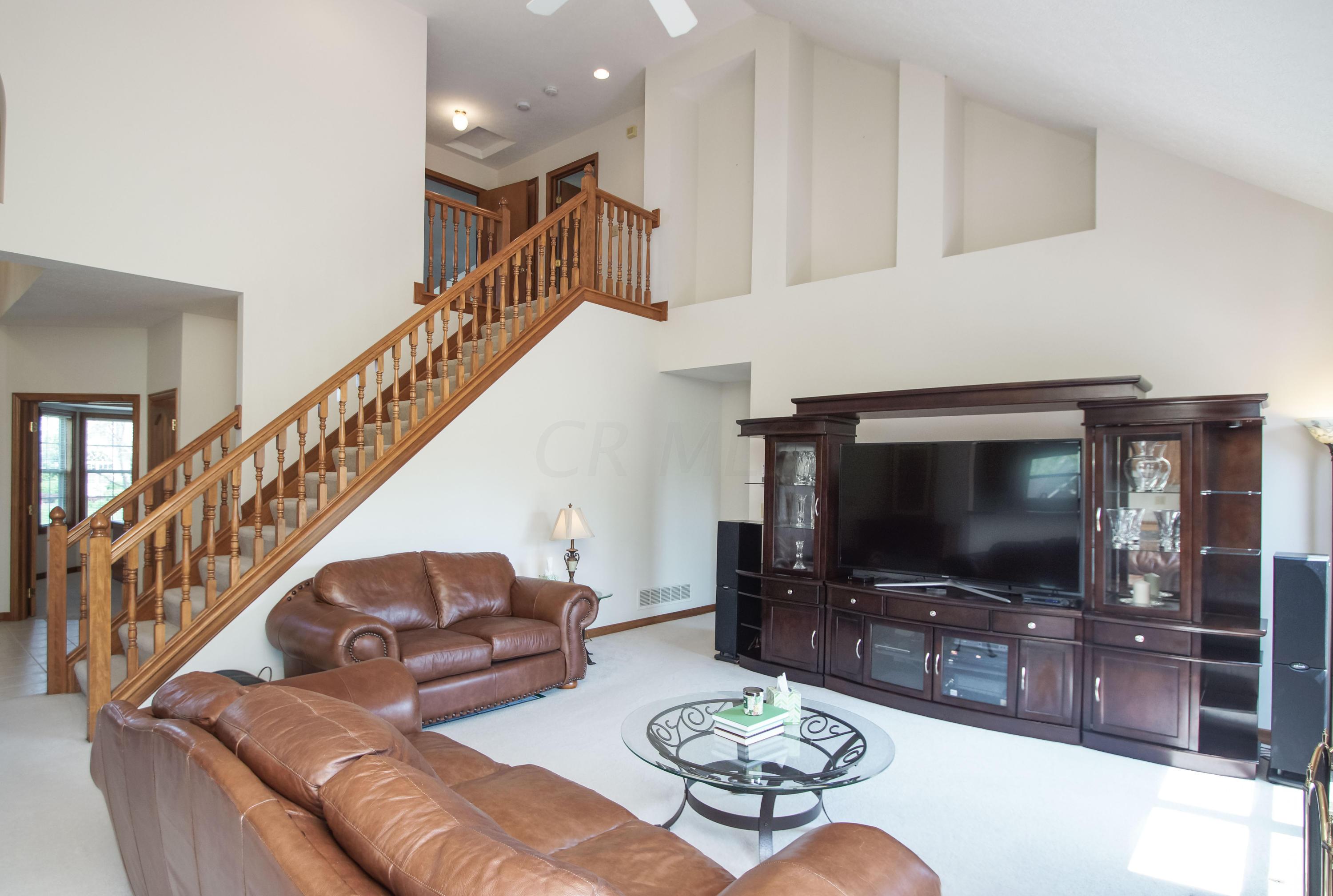 355 Beecher Road Columbus, OH 43230 - Photo 2 of 38 Gallery Image 2