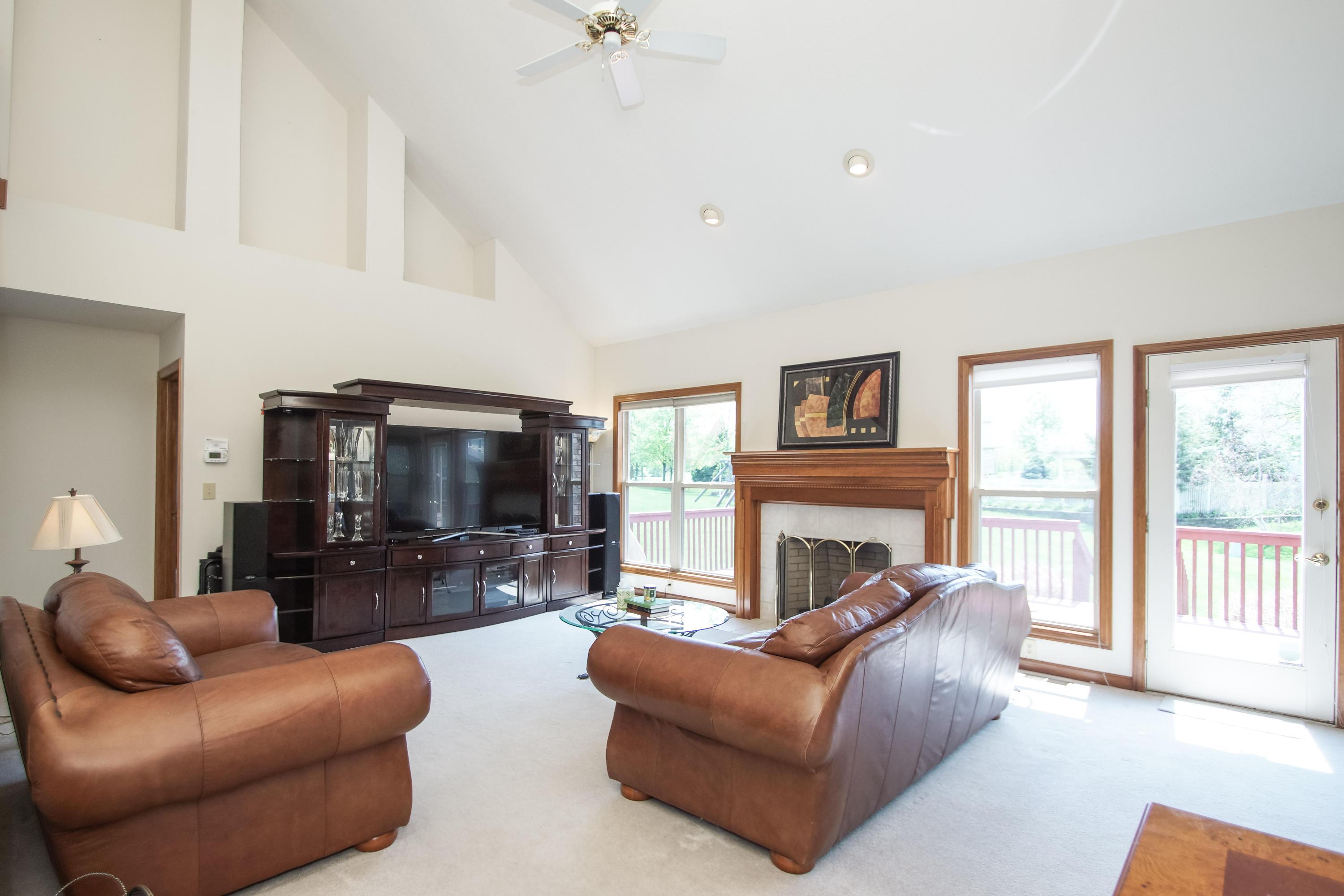 355 Beecher Road Columbus, OH 43230 - Photo 3 of 38 Gallery Image 3
