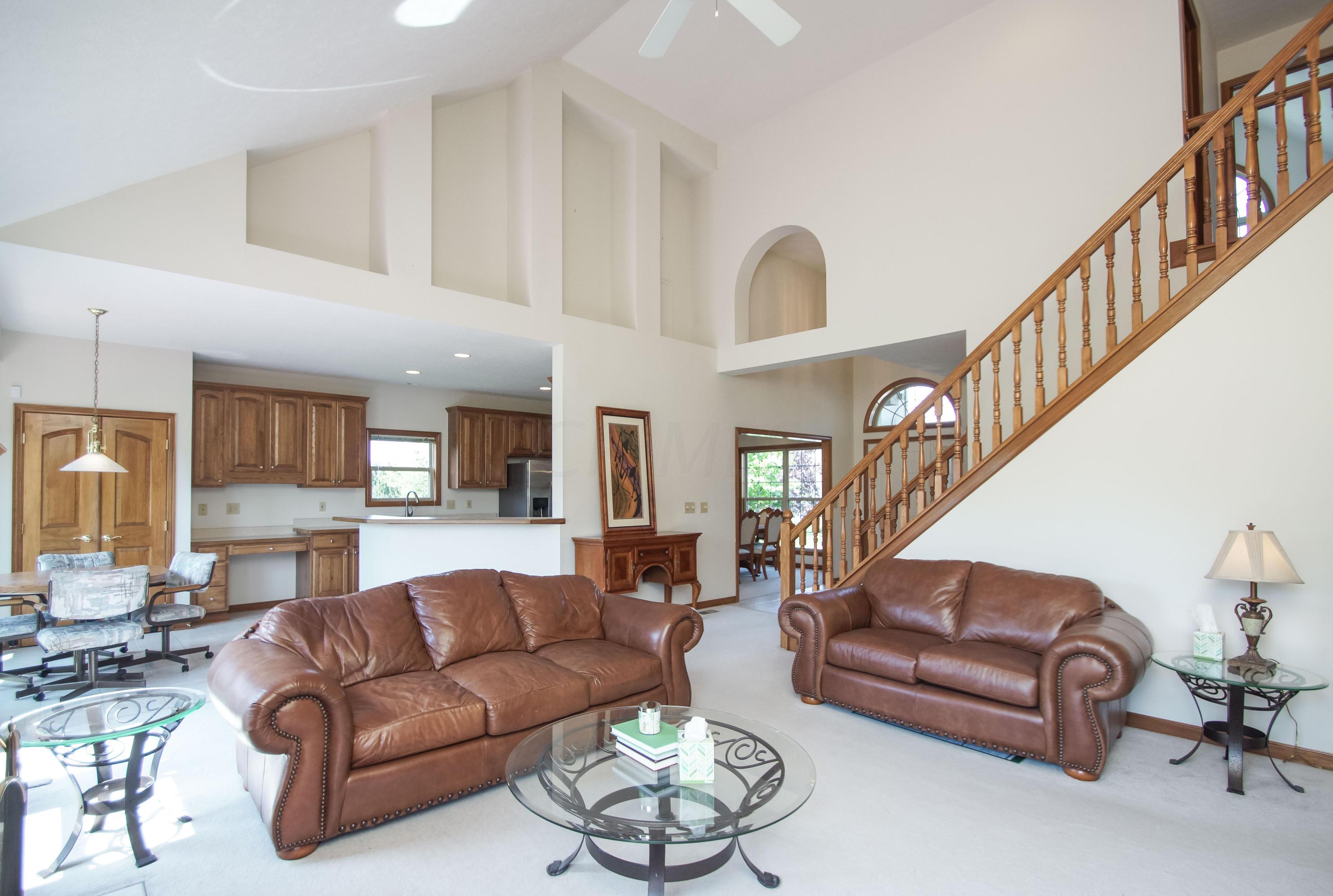 355 Beecher Road Columbus, OH 43230 - Photo 4 of 38 Gallery Image 4