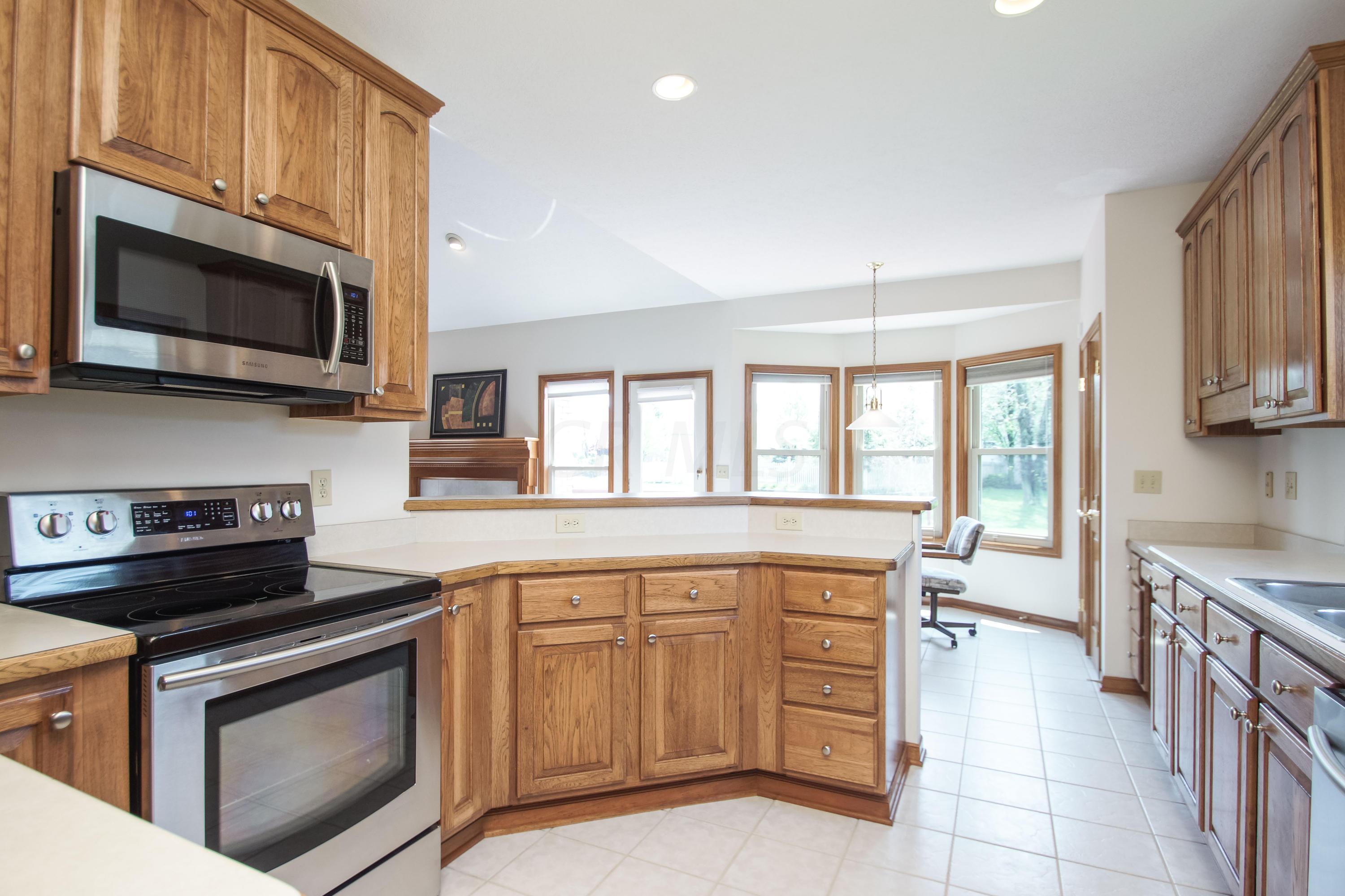 355 Beecher Road Columbus, OH 43230 - Photo 8 of 38 Gallery Image 8