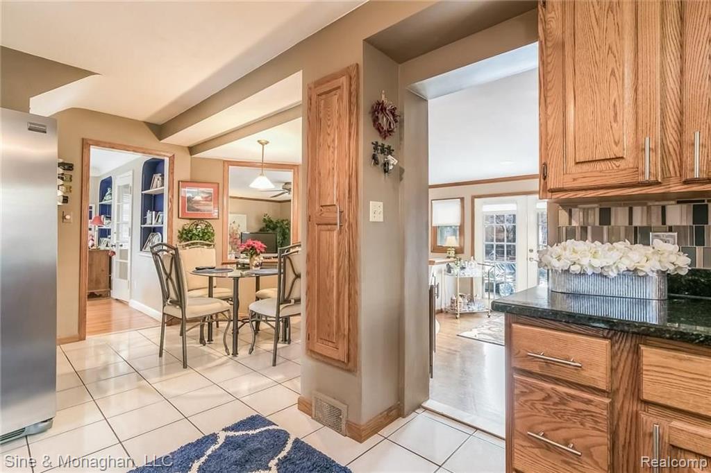 749 Hampton Road Grosse Pointe Woods, MI 48236 - Photo 6 of 18