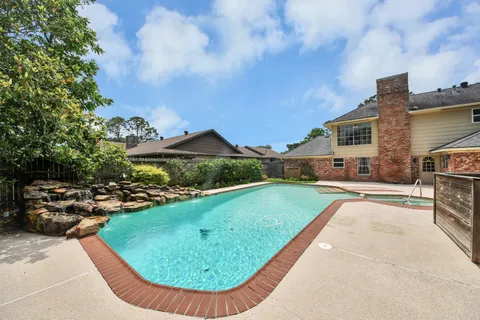 $485,000 | 839 Longview Drive, Sugar Land, TX 77478