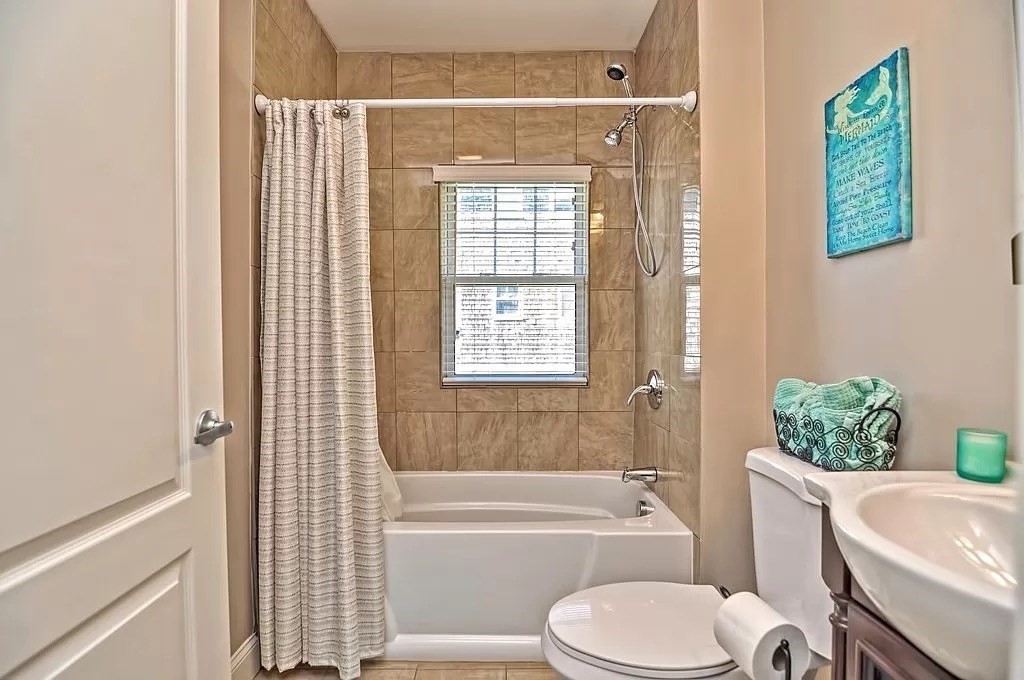 77 Gellette Road Fairhaven, MA 02719 - Photo 9 of 23 Gallery Image 9
