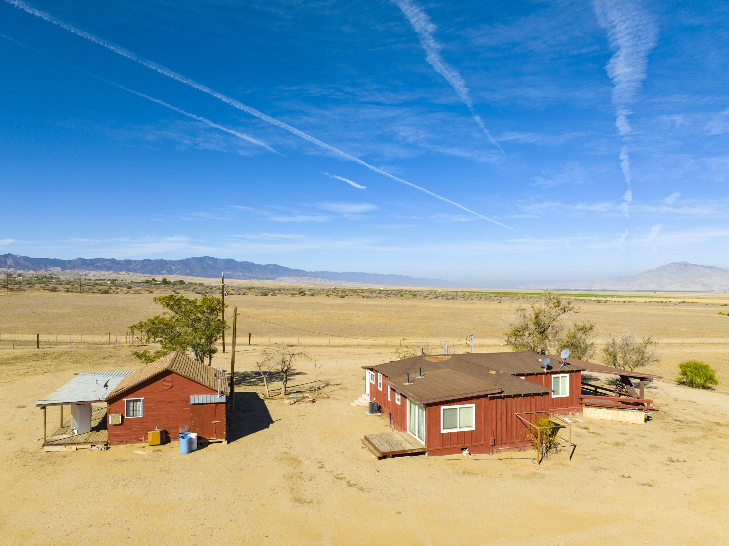 2011 Foothill Road Maricopa, CA 93252 - Photo 5 of 14 an ocean beach with an outdoor seating