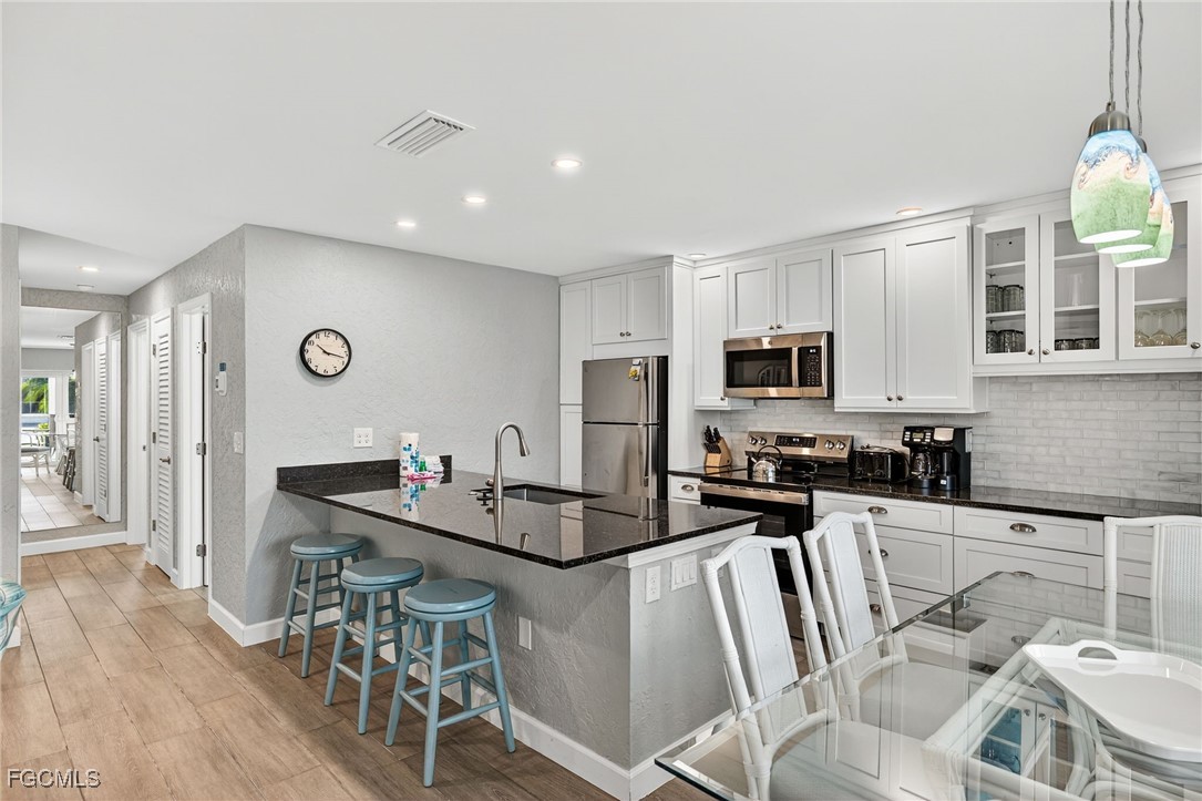 827 East Gulf Drive, Unit L2 Sanibel, FL 33957 - Photo 11 of 35