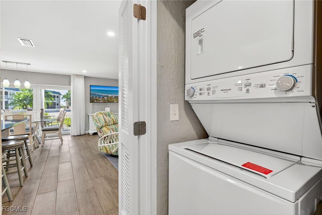 827 East Gulf Drive, Unit L2 Sanibel, FL 33957 - Photo 25 of 35