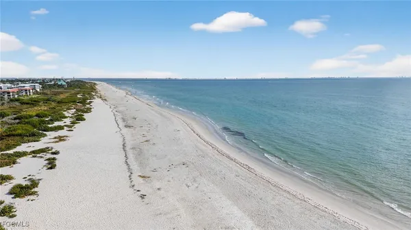 $650,000 | 827 East Gulf Drive, Unit L2, Sanibel, FL 33957