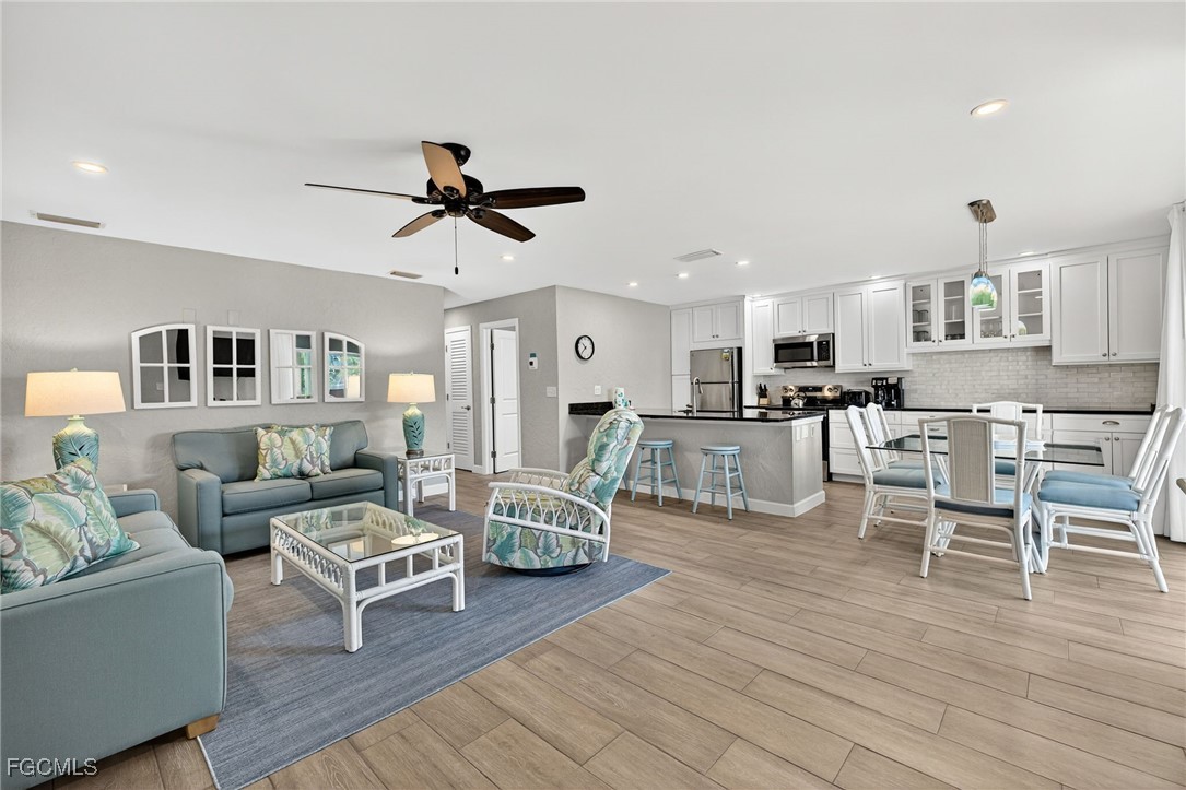 827 East Gulf Drive, Unit L2 Sanibel, FL 33957 - Photo 4 of 35