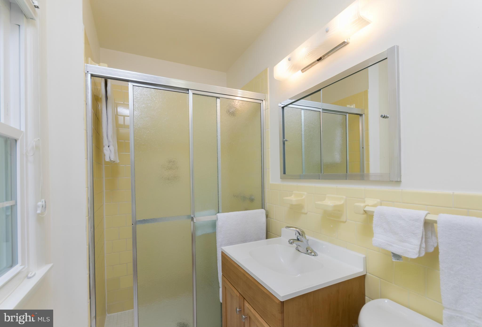 8621 Bradgate Road Alexandria, VA 22308 - Photo 13 of 30 Bath (Master)
