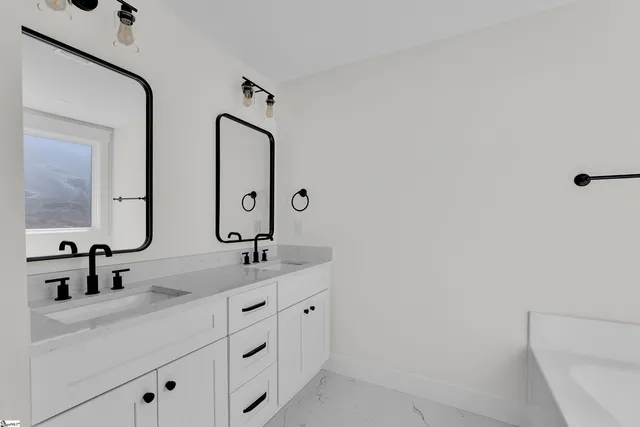 $388,000 | 1037 West Broad Street, Iva, SC 29655