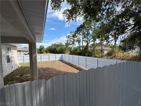 $2,000 | 4719 28th Street Southwest, Lehigh Acres, FL 33973