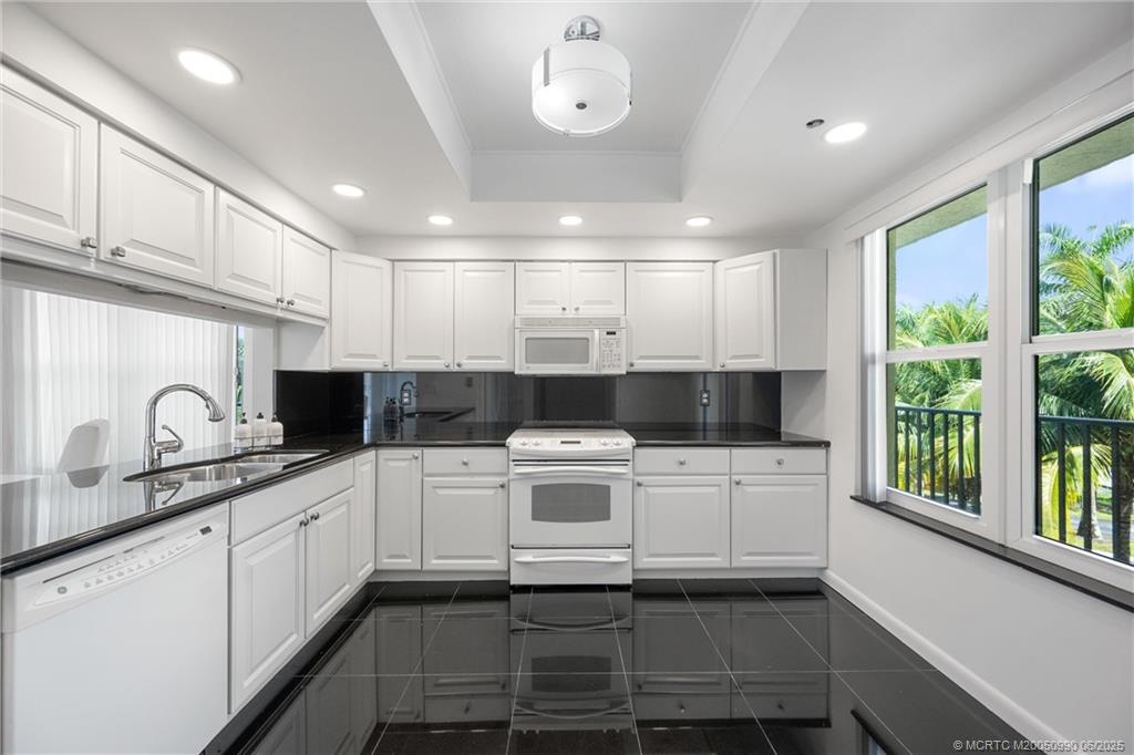221 Northeast Plantation Road, Unit 303 Stuart, FL 34996 - Photo 19 of 43 Gallery Image 19