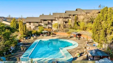 $284,999 | 1425 South Puget Drive, Unit I5, Renton, WA 98055